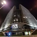 Апартаменты Bliska Wola Towers 1 Bedroom *