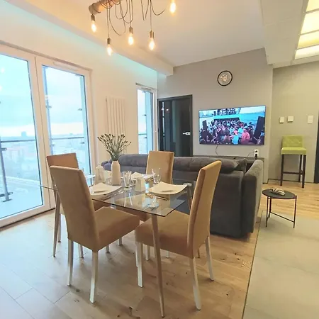 Bliska Wola Towers 1 Bedroom 公寓 华沙