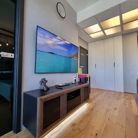 Bliska Wola Towers 1 Bedroom 公寓 华沙