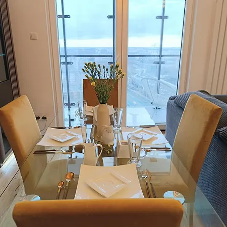 Bliska Wola Towers 1 Bedroom 公寓