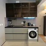 Bliska Wola Towers 1 Bedroom Daire Varşova